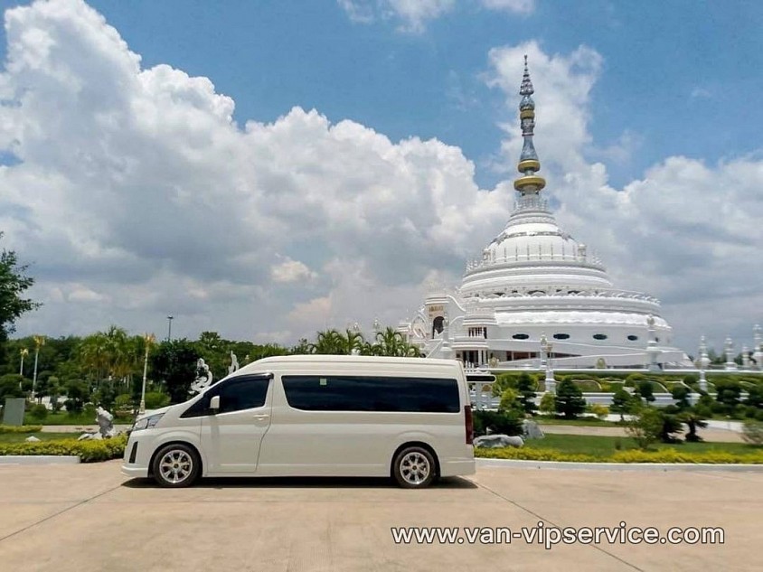 Hire a van with a driver to Pattaya.