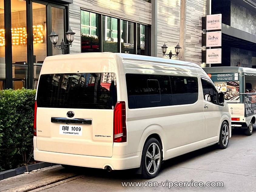 Rent a minivan to Laem Bali Hai Pier.