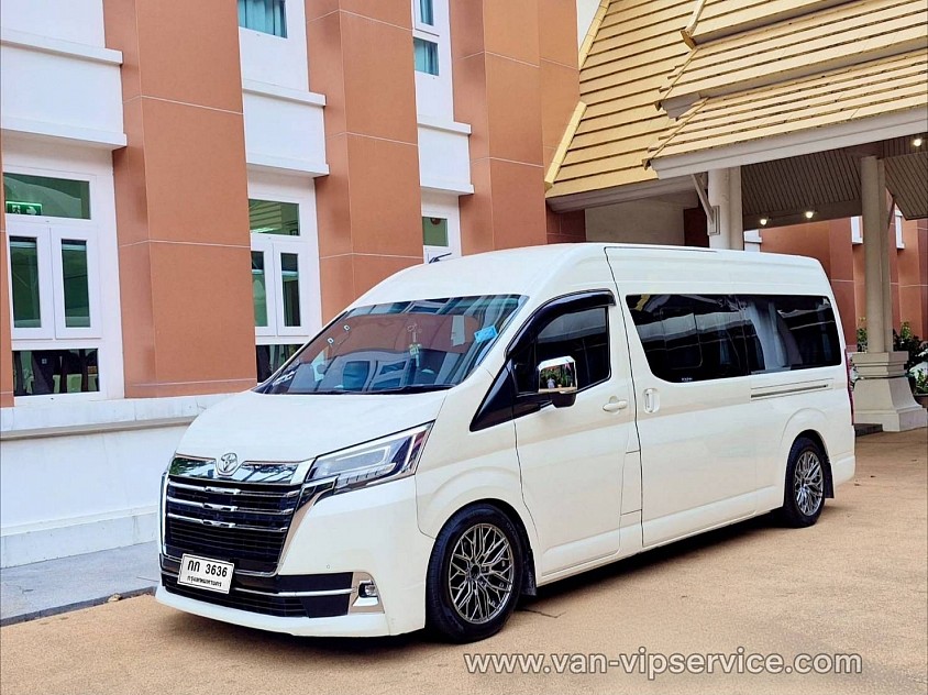 Hire a van to Bang Saen.