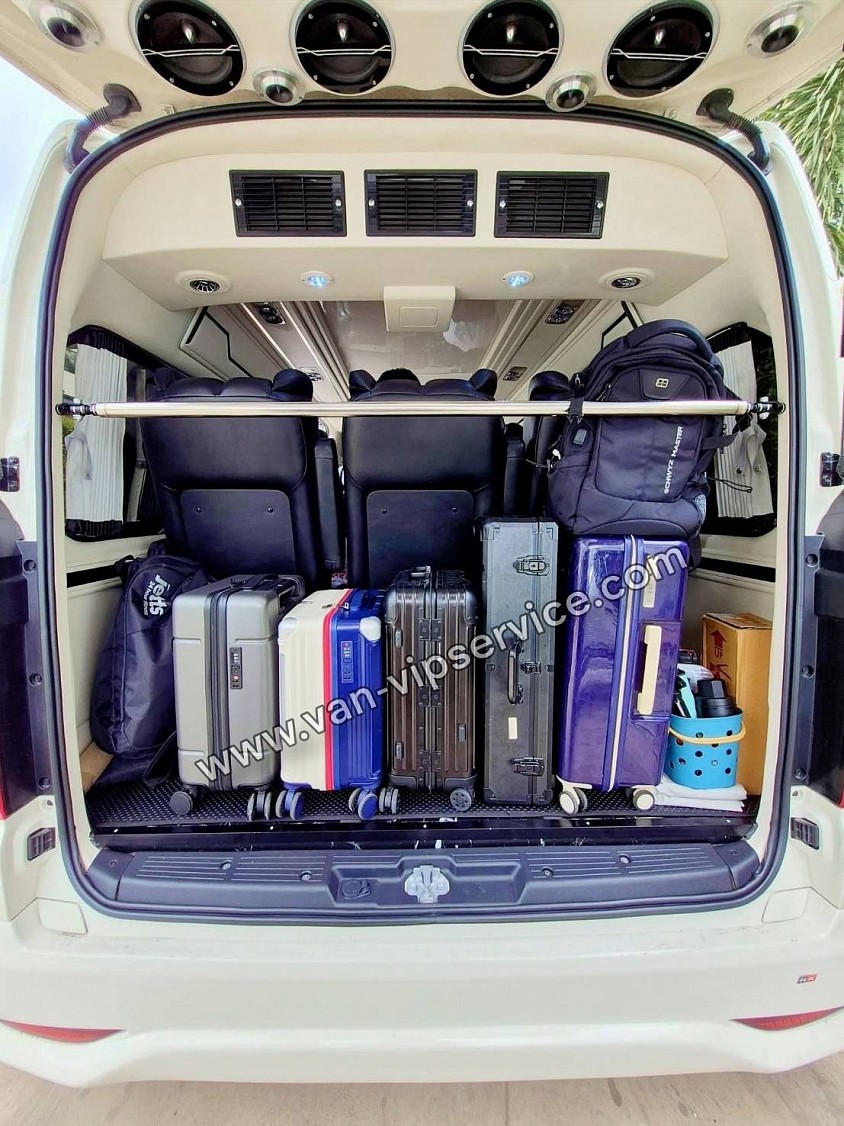 Call a VIP van to Bang Saen.