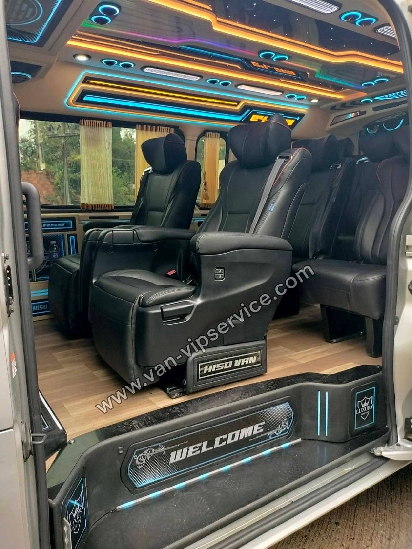 Hire a minivan from Bang Saen to Pattaya.