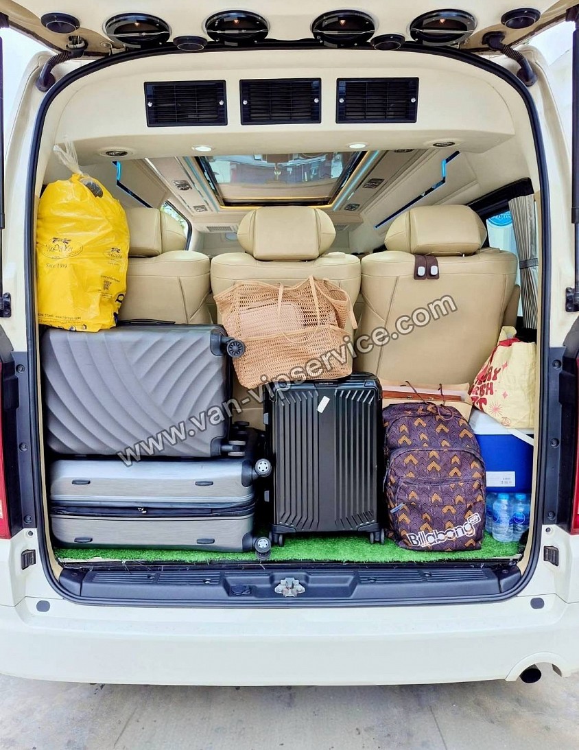 Hire a minivan from Nan to Bangkok.